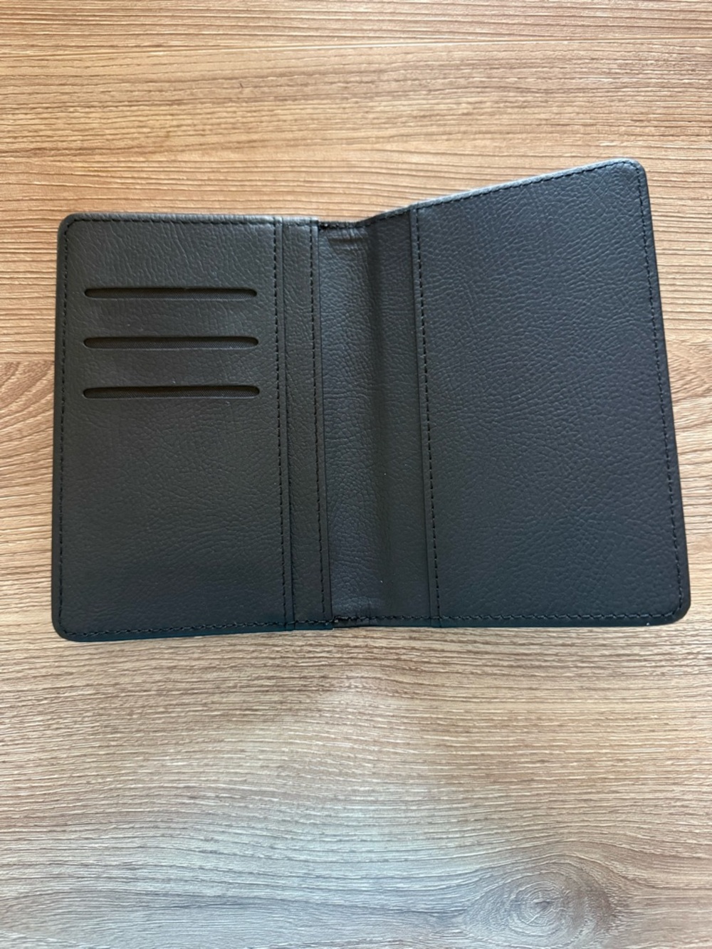 HANDMADE FASHION Passport and ID Holder - Picture 4 of 4
